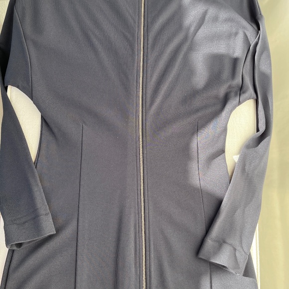 COS (XS) navy blue long-sleeve midi-dress with V-neck and zipper-back, like new. - Picture 16 of 16